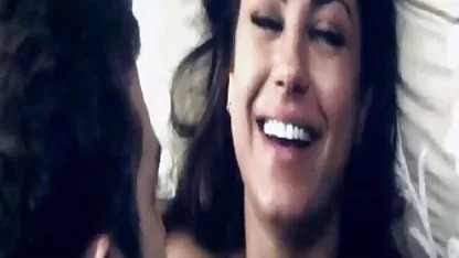 یک چشم آبی, سینه کلان, ورزش, فلم سکس ویدیو نشسته در یک تبدیل